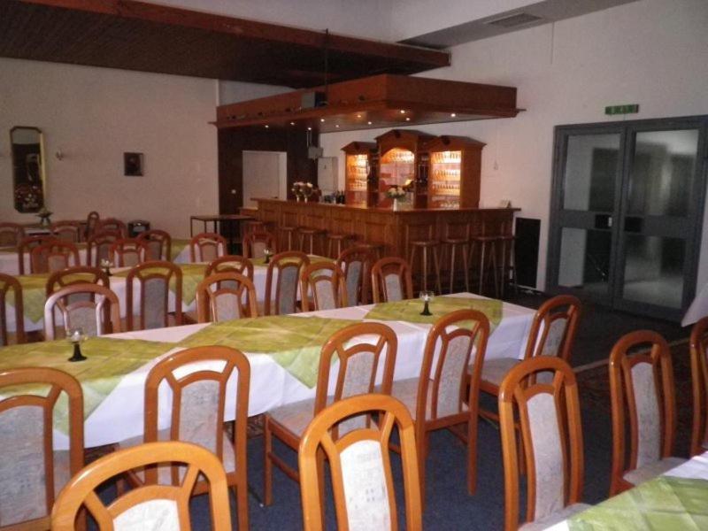 Stadthotel Ольденбург Экстерьер фото